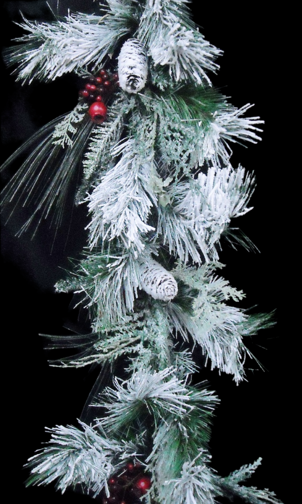 Frosted Pine Pine Cone Berry Garland 4'
970324