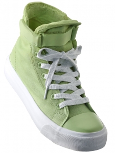 Resin Green Sneaker Planter
2.5" Opening, 9.5" Long
